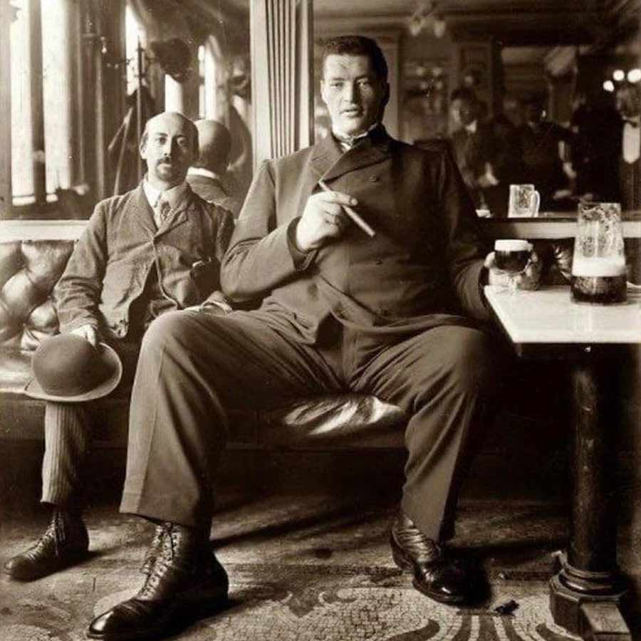 Meet Adam Rainer, the Only Man in History Who Lived as Both a Dwarf and a Giant dgtl