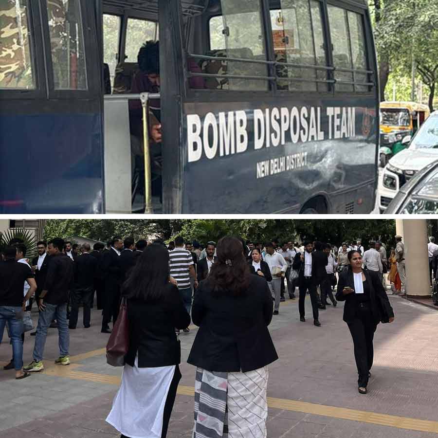 Delhi High Court evacuated and searches on after threat email