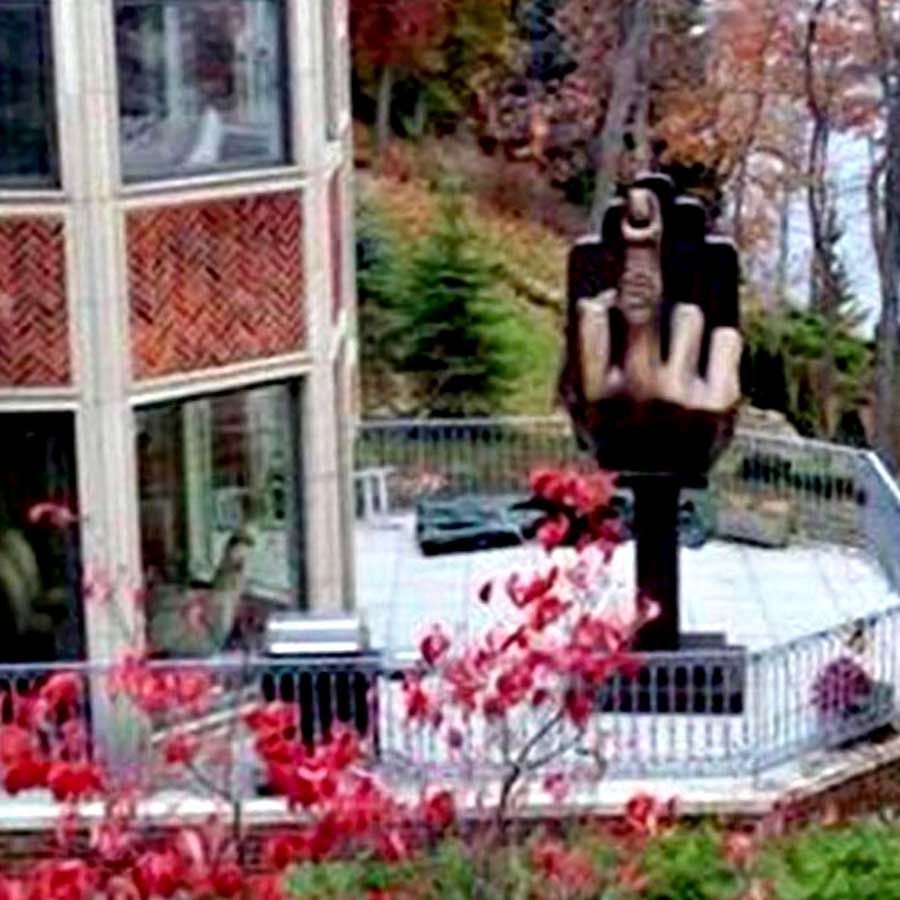 Detroit Man Installed 12 foot Bronze Middle Finger Statue Facing Ex-Wife’s House dgtl