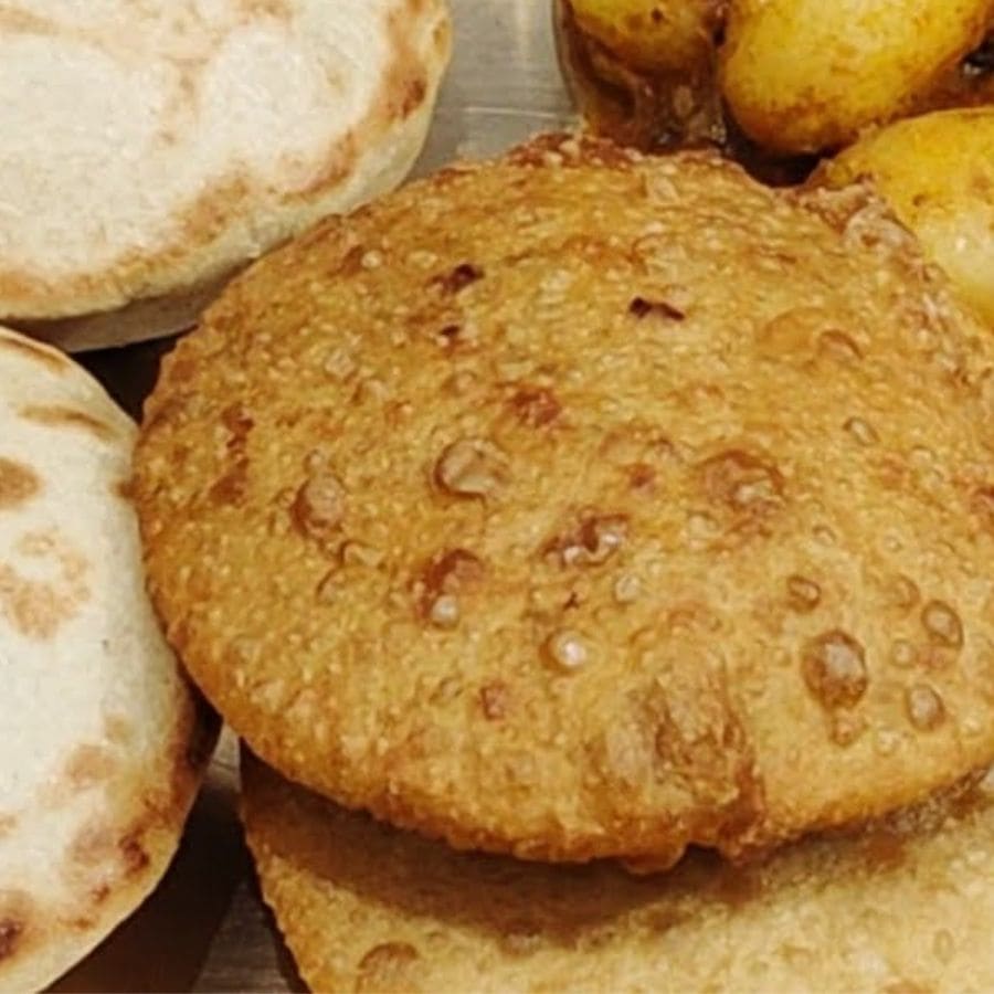 কী ভাবে বানাতে হবে মাছের কচুরি, কী কী লাগবে? চলুন জেনে নেওয়া যাক। 