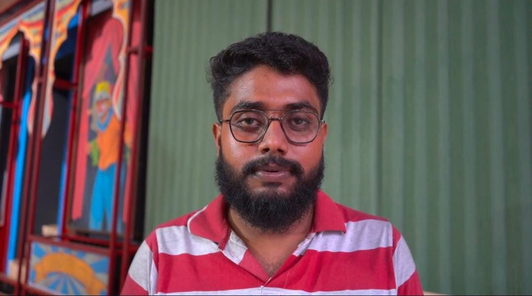 স্বরাজ আনন্দবাজার ডট কমকে বলেন, বড়িশা ক্লাবের এটি ৩৭ তম বছর। তাঁদের এ বারের ভাবনা প্রসঙ্গে কথা বলতে গিয়ে তিনি বলেন, “শূন্য পৃথিবী এই অর্থে যে, বর্তমান সময়ে ধীরে ধীরে সার্কাসের তাঁবুগুলি বন্ধ হয়ে যাচ্ছে। কমে যাচ্ছে। ফলে সার্কাসের সঙ্গে জড়িত যে মানুষগুলি, যাঁদের জীবিকা এর সঙ্গে জড়িত তাঁদের অনেকেই জীবনের মূল স্রোতে ফিরে আসতে পারছেন। কিন্তু সার্কাসের গুরুত্বপূর্ণ অংশ হলেন জোকাররা, এঁরা এই সার্কাসকেই তাঁদের পৃথিবী বলে মনে করে নেন।” 