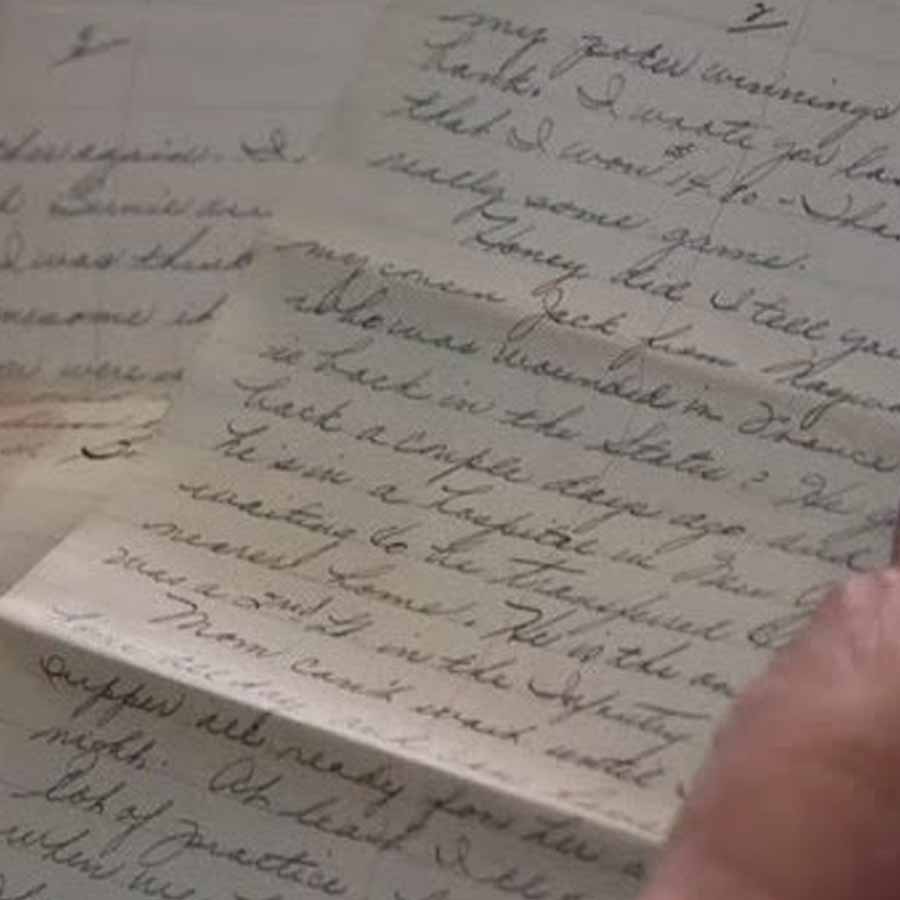 Son discovers how his Parents fell in love during World War 2 through 500 letters