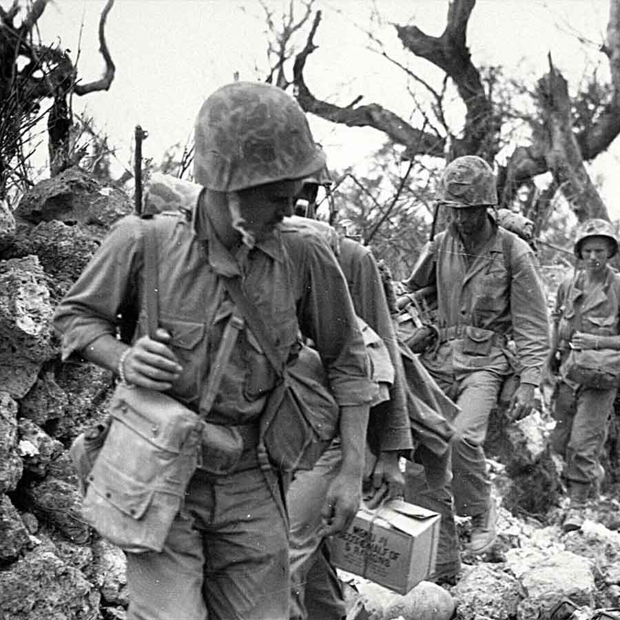 Son discovers how his Parents fell in love during World War 2 through 500 letters