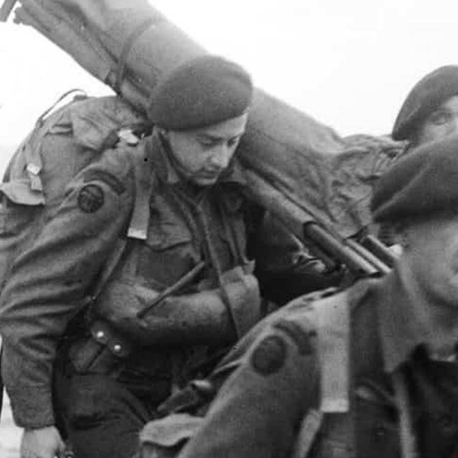 Son discovers how his Parents fell in love during World War 2 through 500 letters