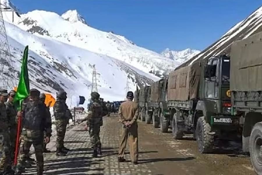 US Senator says China used electromagnetic weapons to literally melt Indian soldiers during Galwan clash