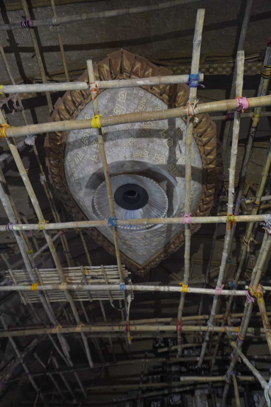 ১০। তাঁর কথায়, “অতীতে দেখা গিয়েছে সাধকরা সাধনা করেছেন। আমরা তেমনটা না করলেও একটি মূর্তিকেই পুজো করি। কিন্তু কেউ না কেউ তো এই অস্তিত্বে প্রাণ ঢেলেছিলেন।”  (এই প্রতিবেদনটি ‘আনন্দ উৎসব’ ফিচারের একটি অংশ।) 