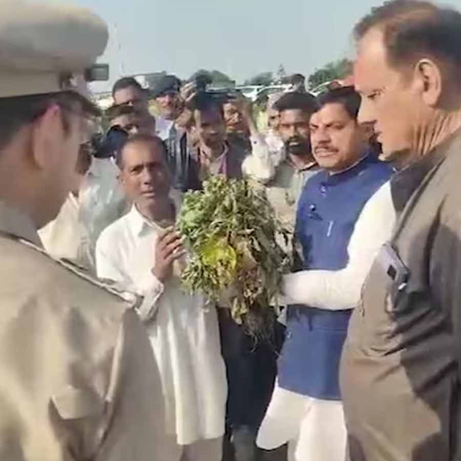 Do I manage it myself, Madhya Pradesh CM Mohan Yadav rebuked Ratlam SP dgtl