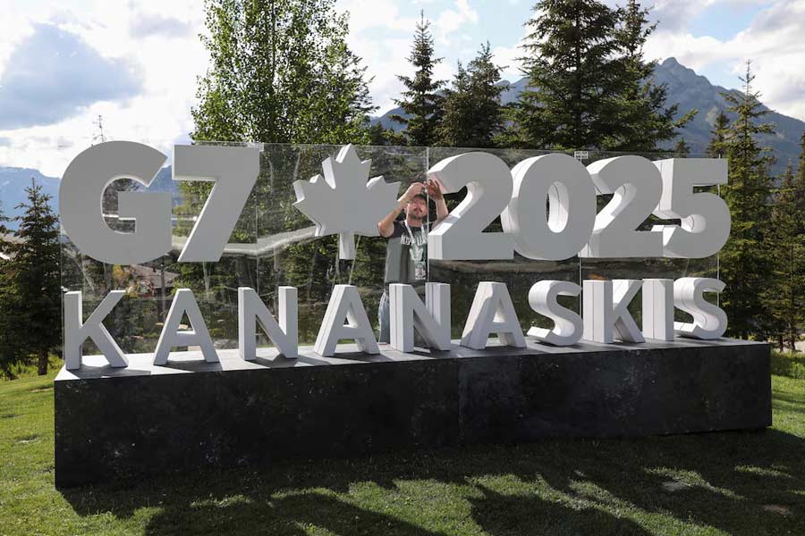 US President Donald Trump putting pressure on G-7 and NATO to impose tariff on China and India 