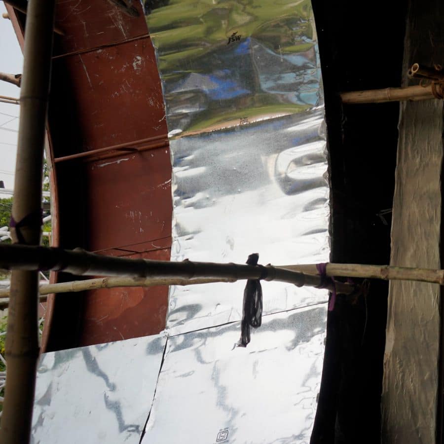 “পুজোর যে চারটে মাধ্যম আছে, ঘট, পট, সরা এবং মূর্তি—এই চারটিতেই আমরা এ বারের ভাবনা গড়েছি,” বলছেন ক্লাবের সদস্য শুভ সাহা।