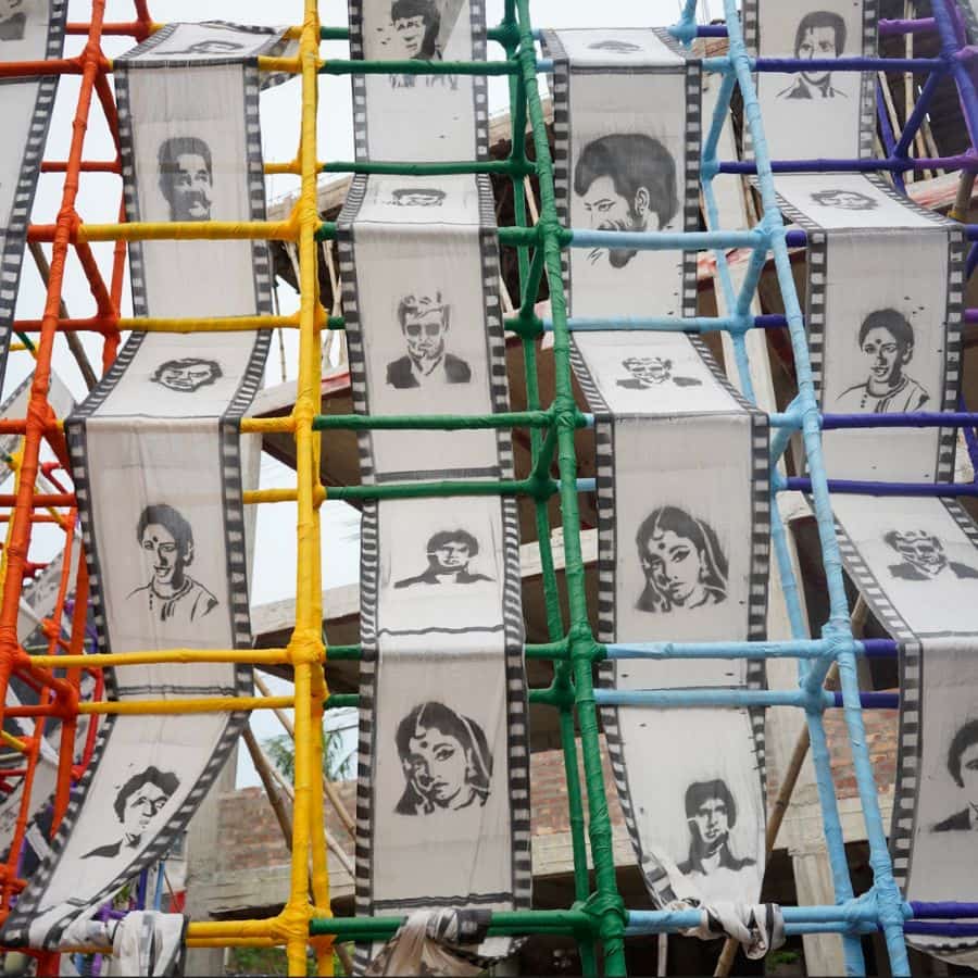 ৫৪টি বছর পেরিয়ে এ বার তারা পা দিচ্ছে ৫৫-তে। পুজো মানে তো শুধু প্রতিমা নয়, পুজো মানে একটা গল্প। 