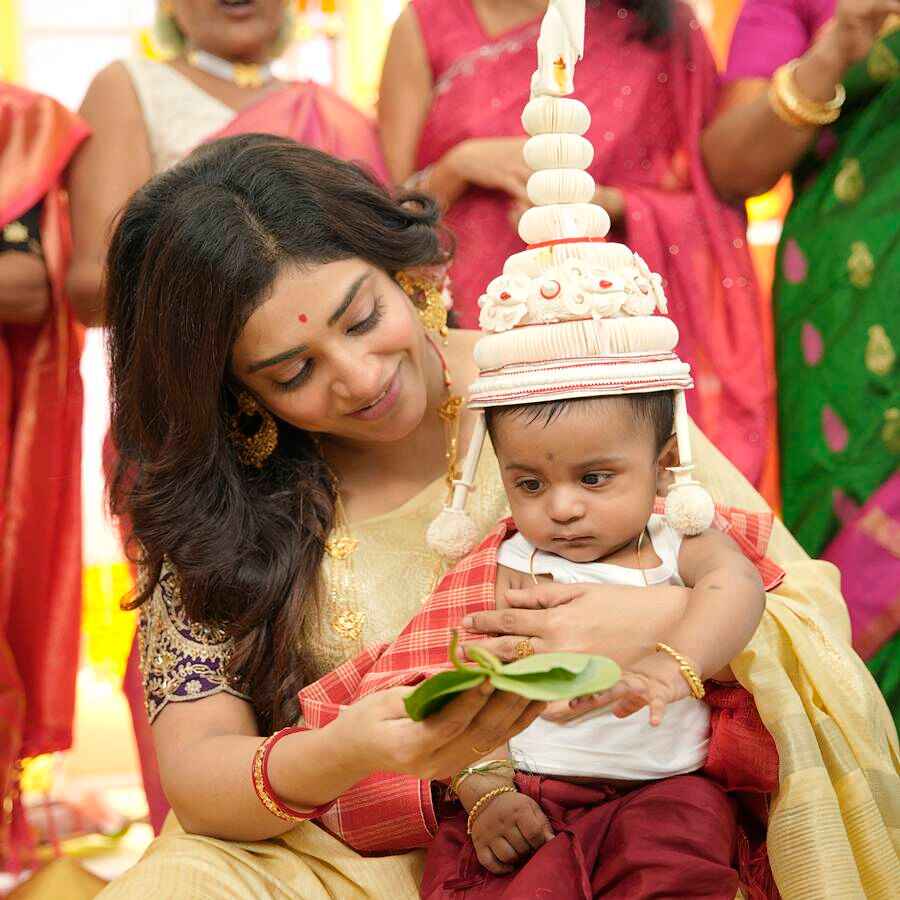 Actress Manosi Sengupta Celebrates His Son’s Rice Ceremony dgtl