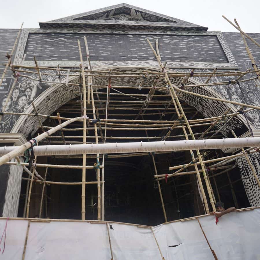 ৭। ২৫তম বর্ষে দক্ষিণদারী ইউথ দুর্গাপুজোর ভাবনা ‘দহন’। 