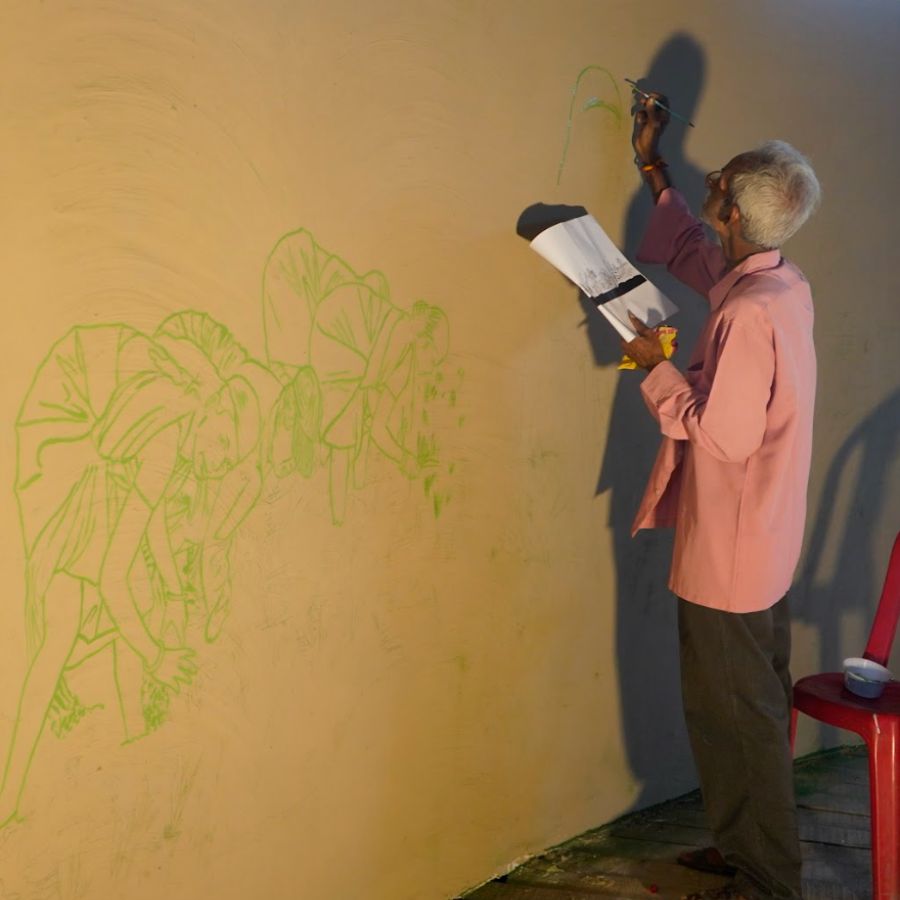 ক্লাবের সাধারণ সম্পাদক অরিজিৎ নন্দীর কথায়, “সব কিছু সহ্য করার শক্তিই হল সর্বংসহা। সেই শক্তিই নারীদের মধ্যে সব চেয়ে বেশি দেখা যায়।”