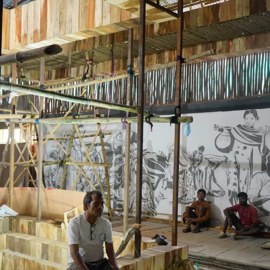 একই সঙ্গে থাকছে নানা ধরনের চিত্রকলা ও প্লাইউডের কাজ। 
