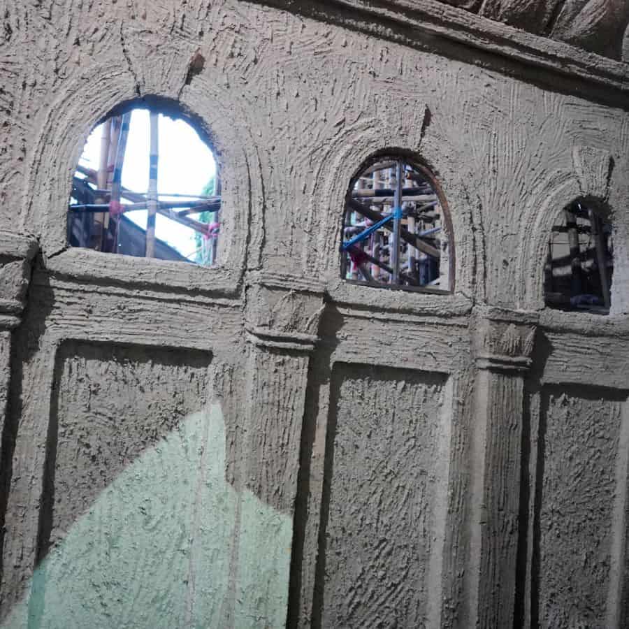 “আমরা সেই হারানো দিনের শান্তি, সেই আড্ডার পরিবেশ ফিরিয়ে আনার চেষ্টা করছি এই থিমের মাধ্যমে” জানালেন সায়ন্তন। 