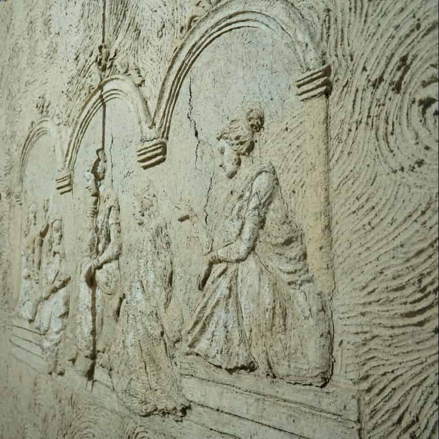 'কাল্টিভেশন অফ মাইন্ড' বা মনের ফলন ঘটানোর এই ভাবনাকে মণ্ডপে ফুটিয়ে তোলা হয়েছে নানা শৈল্পিক উপাদানে।