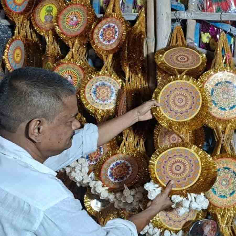 disaster looms over idol decorations and their artists due to fluctuations of weather