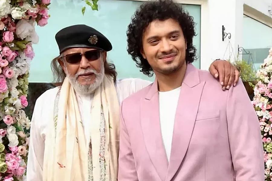 All you need to know about how Bollywood Actor Mithun Chakraborty get notice for acting in 41films simultaneously