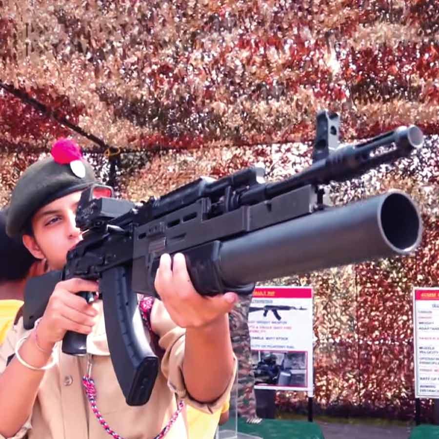 Army's Western Command organises an exhibition named Know Your Weapons dgtl