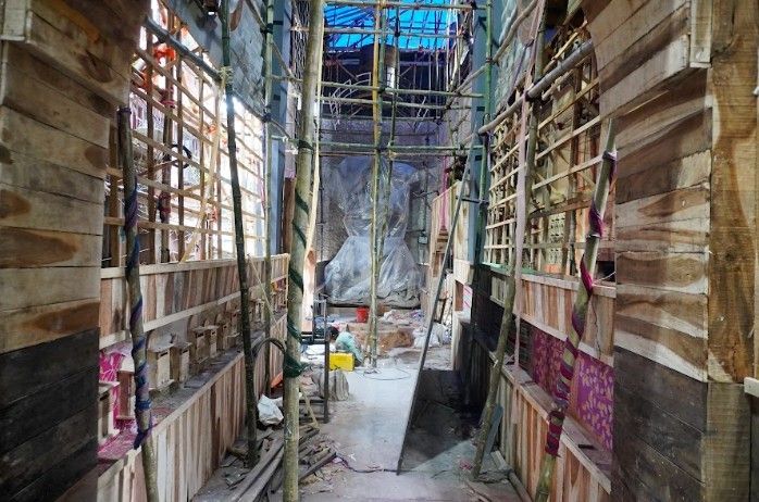 সিকদার বাগানের দেবী বন্দনার পরম্পরা শহর কলকাতার প্রাচীন বারোয়ারি দুর্গাপুজোগুলির মধ্যে অন্যতম। 