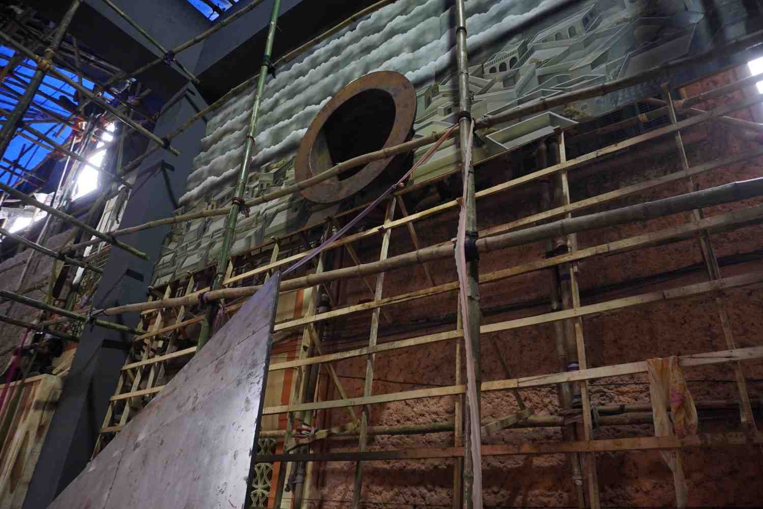 ইদানীং, দেশের প্রায় সর্বত্রই প্রকৃতি তার রুদ্র রূপ দেখাচ্ছে। ভূমি ক্ষয় হচ্ছে, মেঘ ভাঙা বৃষ্টিতে ধসে যাচ্ছে জনপদ। এ সবই প্রকৃতির সংকেত। 