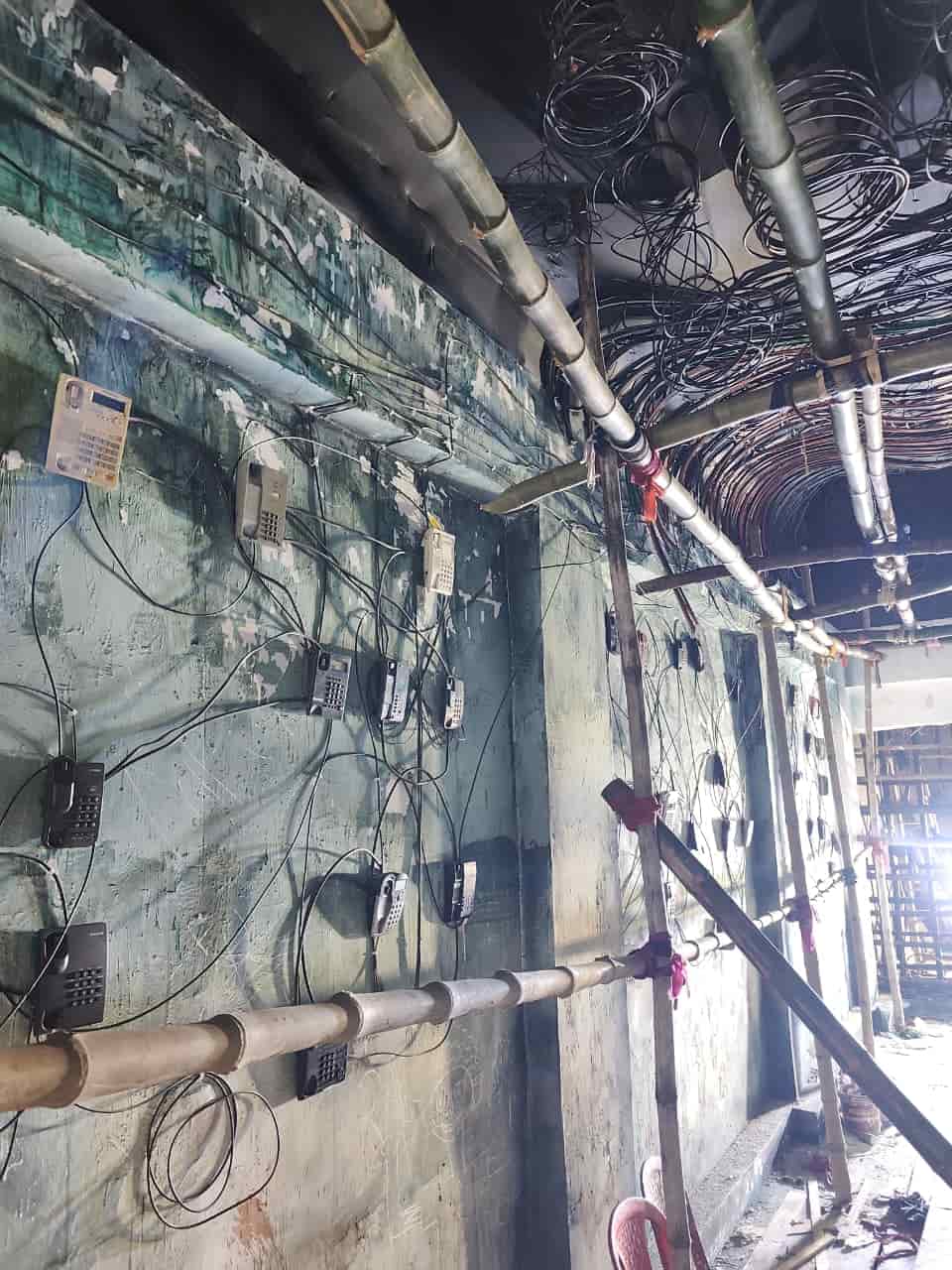 এ বার ৭8তম বর্ষে উল্টোডাঙার করবাগান সার্বজনীন দুর্গোৎসব কমিটি বেছে নিয়েছে এক অন্য স্বাদ—‘দূর আভাস’। 