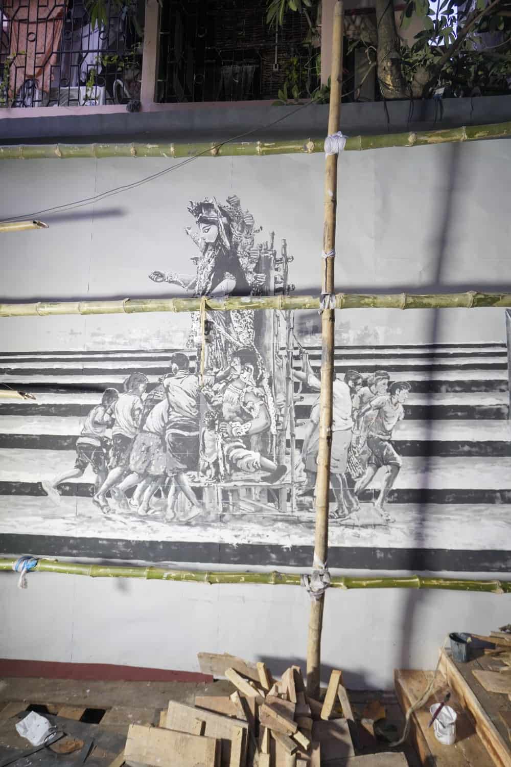 কলকাতার দুর্গোৎসব মানেই থিমের আঙিনায় নতুন আবিষ্কার। 