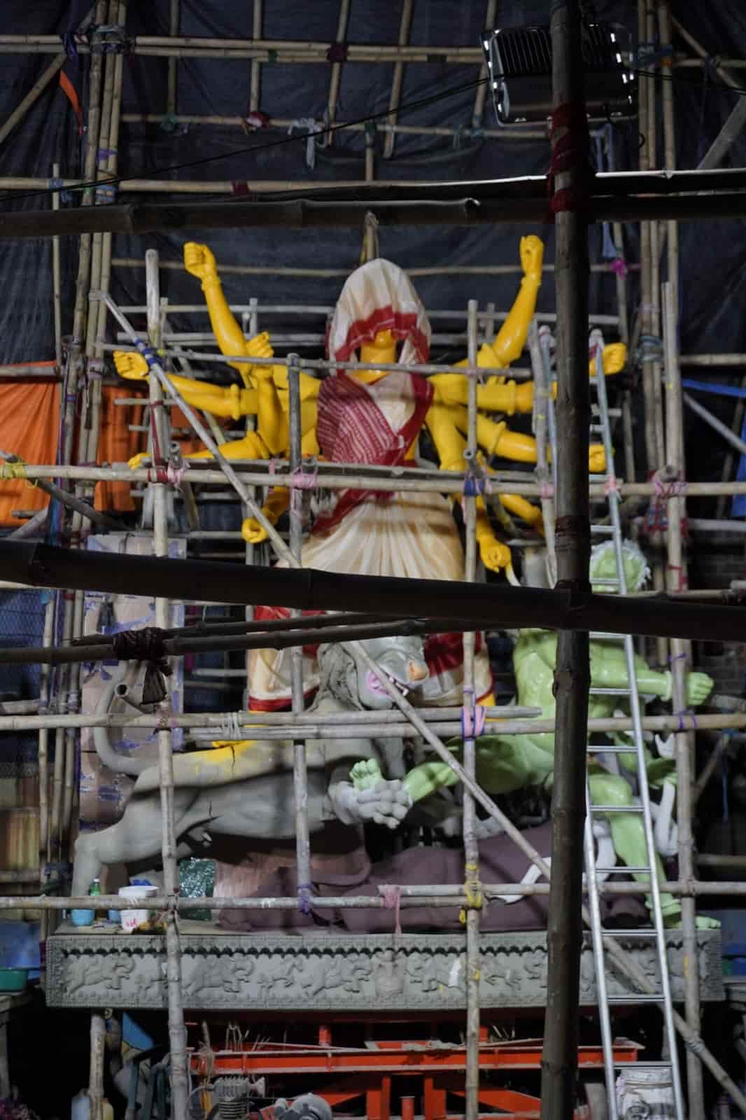 ১০। উত্তর কলকাতায় ঠাকুর দেখতে এলে এক বার ঢুঁ মেরে যেতেই পারেন এই প্যান্ডেলে। ( এই প্রতিবেদনটি ‘আনন্দ উৎসব’ ফিচারের একটি অংশ। )  