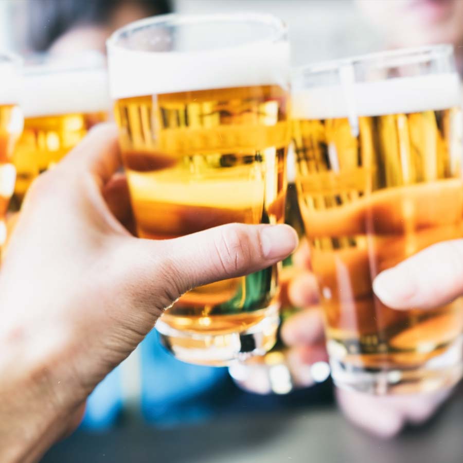 নোমিকাই আসরের বিশেষ নিয়মকানুন রয়েছে। রেস্তরাঁয় ঢুকে যে কোনও আসনে বসে পড়তে পারেন না সহকর্মীরা। পদ অনুযায়ী বসতে হয় তাঁদের।