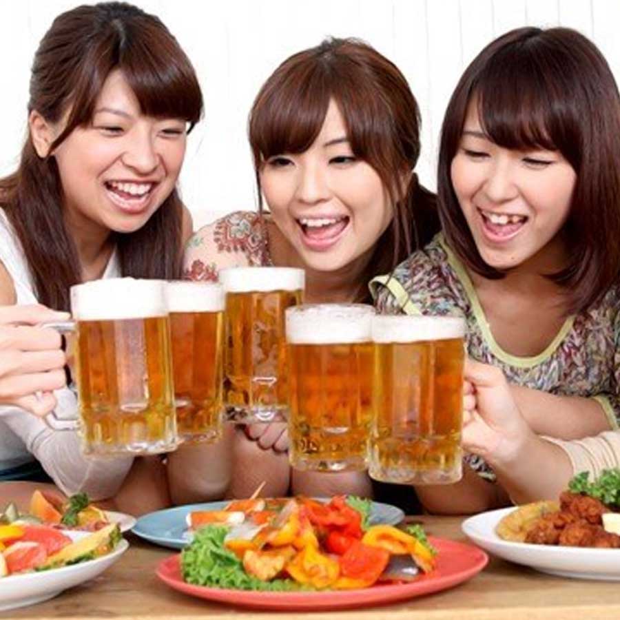 রেস্তরাঁর দরজার কাছাকাছি আসনে কখনও বসেন না সংস্থার অধিকর্তা। দরজা থেকে সবচেয়ে দূরে যে আসন থাকে, তা বরাদ্দ থাকে সংস্থার অধিকর্তার জন্য। তার পর ঊর্ধ্বতন কর্মীরা এক একটি আসনে বসে প়ড়েন। দরজার সবচেয়ে কাছের আসনে বসতে হয় সবচেয়ে নিচুতলার কর্মীকে।