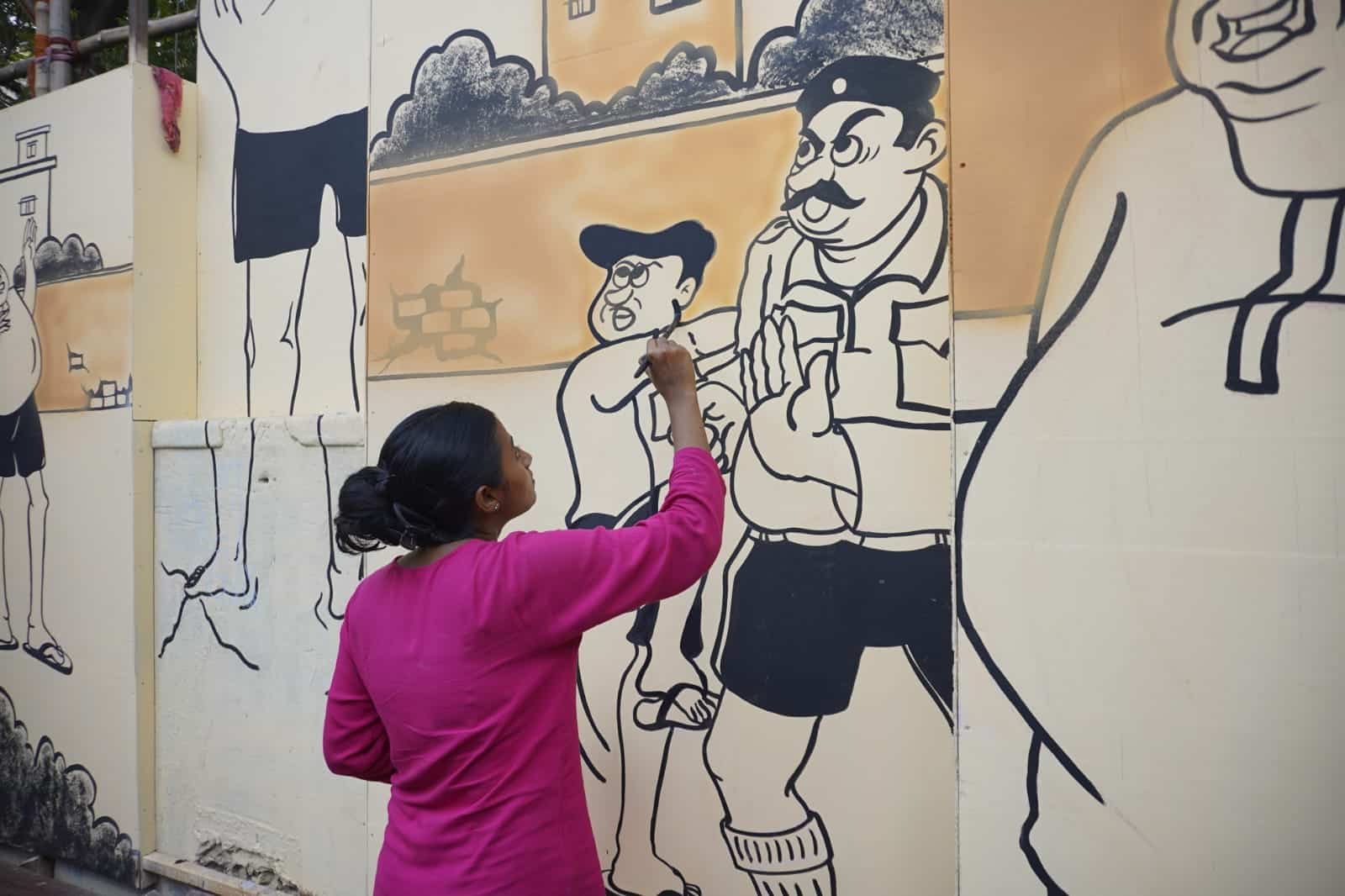 ২। তিনি শিল্পী নারায়ণ দেবনাথ। চলতি বছর জন্মশতবার্ষিকীতে পা দিলেন তিনি। 