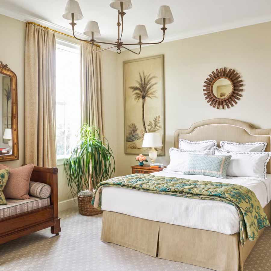 শোয়ার ঘরের সাজ।