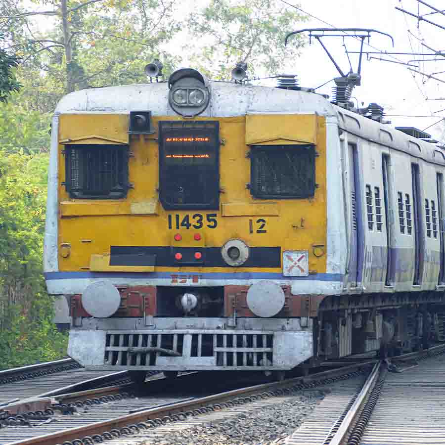 Sealdah Division Announces Special Passenger Service Plans for Five Days of Durga Puja 2025 dgtl