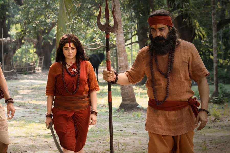 শ্রাবন্তী চট্টোপাধ্যায় এবং প্রসেনজিৎ চট্টোপাধ্যায়।