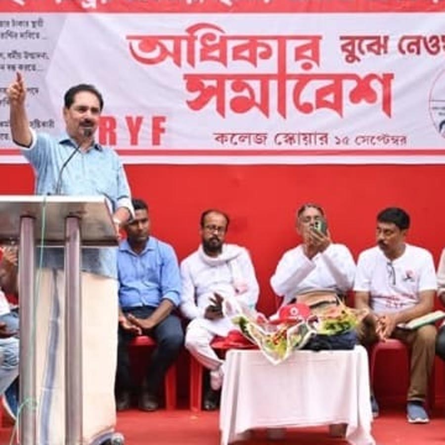 আরওয়াইএফের ‘অধিকার সমাবেশে’ আরএসপি সাংসদ এন কে প্রেমচন্দ্রন। কলেজ স্কোয়ারে।