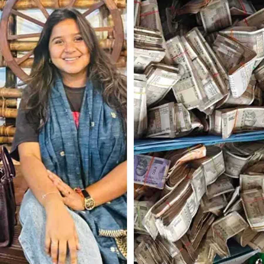 Huge money and gold jewellery seized from Assam Civil Service officer's house, Arrested dgtl