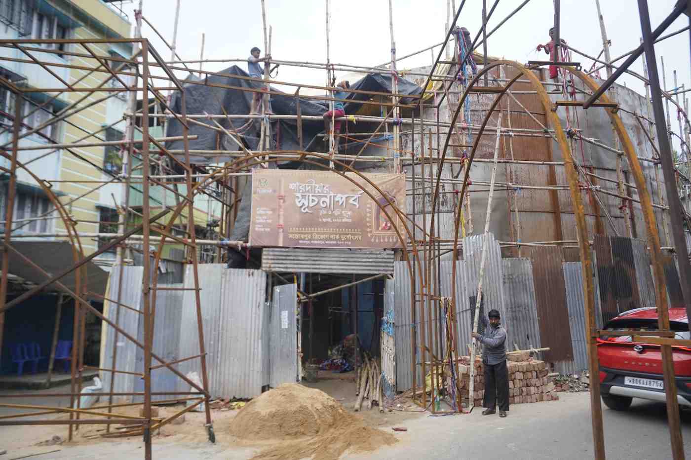 তাদের পুজোর বয়স ৭৬ বছর। 