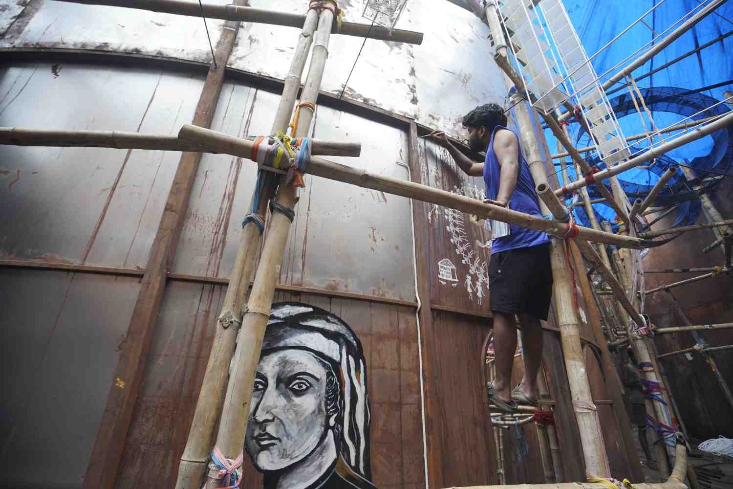 উদ্যোক্তাদের আশা, এ বারও তাঁদের প্রয়াস দর্শনার্থীদের মন ভরিয়ে দেবে। (এই প্রতিবেদনটি ‘আনন্দ উৎসব’ ফিচারের একটি অংশ।)
