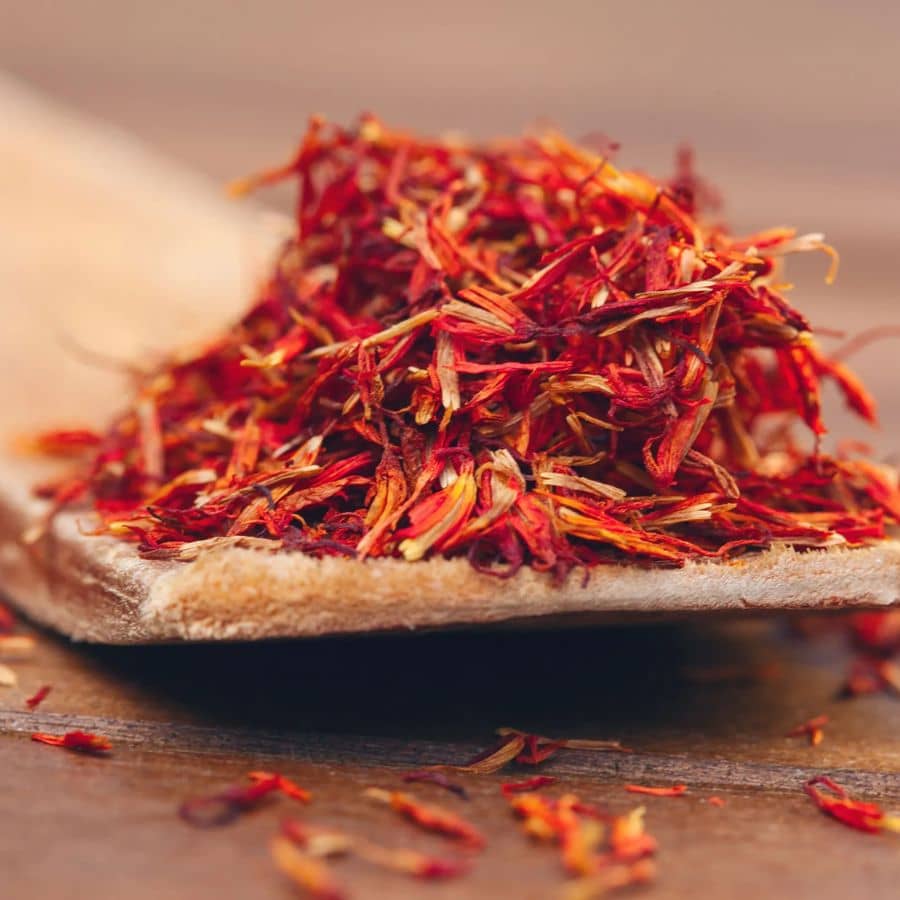 ৯.  উপরে সামান্য ঘি এবং কেশর (যদি থাকে তবেই) ছড়িয়ে দিন। গরম গরম পোলাও, রুটি বা পরোটার সঙ্গে পরিবেশন করুন।  এই প্রতিবেদনটি ‘আনন্দ উৎসব’ ফিচারের একটি অংশ।