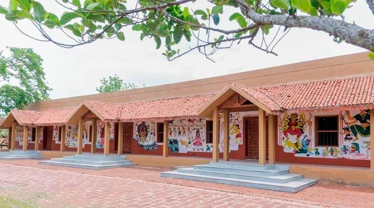   রিসর্ট: এ ছাড়া কয়েকটি ছোট-বড় রিসর্ট রয়েছে, যেখানে আপনি আরামে থাকতে পারবেন। এই জায়গাগুলি আগে থেকে বুক করে রাখা ভাল, কারণ পুজোর সময় অনেক পর্যটক ভিড় করেন।