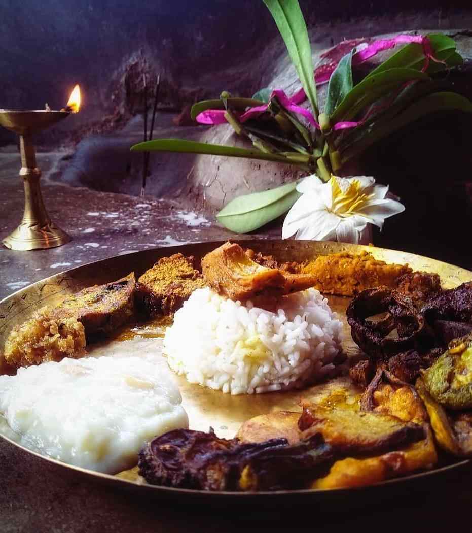 অরন্ধন কেবল ভাদ্র মাসেই নয়, বছরে দু’বার পালিত হয়। মাঘ মাসে সরস্বতী পুজোর পরদিন শীতল ষষ্ঠীতে (শিলনোড়া পুজোর দিন)। ভাদ্র সংক্রান্তিতে, মনসা পুজোর দিনে। দু’দিনই উনুন জ্বালানো বারণ, তাই আগের দিনের রান্নাই খাবার হিসেবে গ্রহণ করা হয়। 