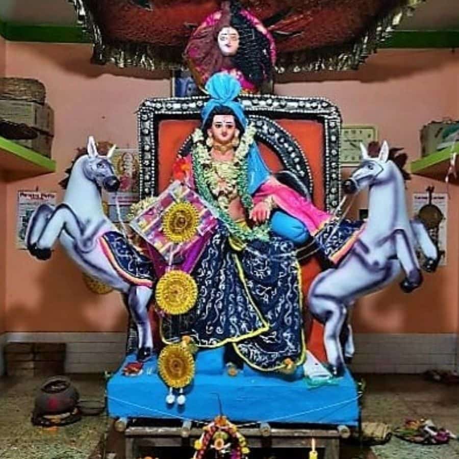 Begumpur Weavers in Hooghly Celebrate Vishwakarma Puja with Horse dgtl