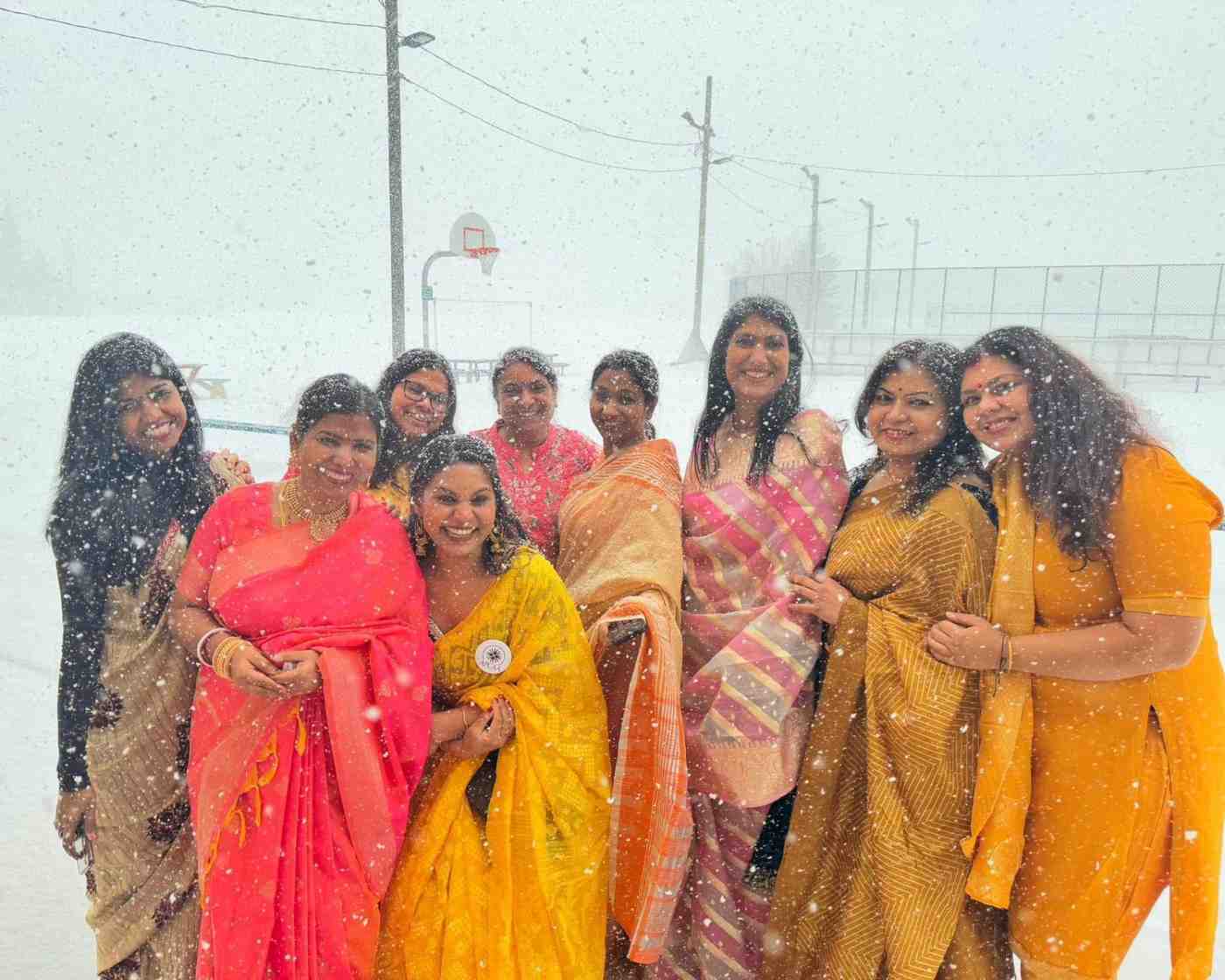 কানাডায় যেহেতু দুর্গাপুজোর জন্য আলাদা করে ছুটি থাকে না, তাই সপ্তাহান্তে পুজো পালনের চেষ্টা করা হয়। 