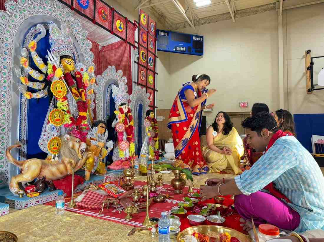 পুজো মিটে গেলে প্রতিমার জন্য ঘর ভাড়া নেওয়া হয়। সেখানেই রাখা হয় সেটি। পরের বছর পুজোর সময় আবার সেই প্রতিমা পুজোস্থলে নিয়ে আসা হয়।   (এই প্রতিবেদনটি ‘আনন্দ উৎসব’ ফিচারের একটি অংশ)।