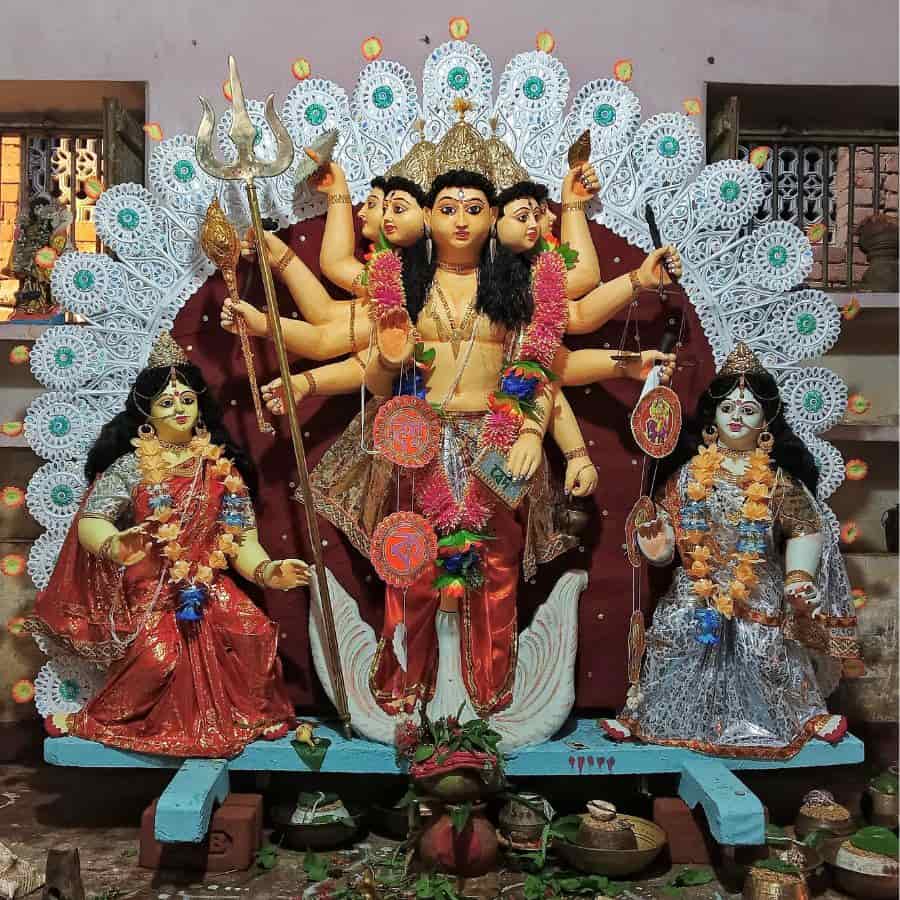 Exceptional Vishwakarma Idol Worshiped in Bankura dgtl