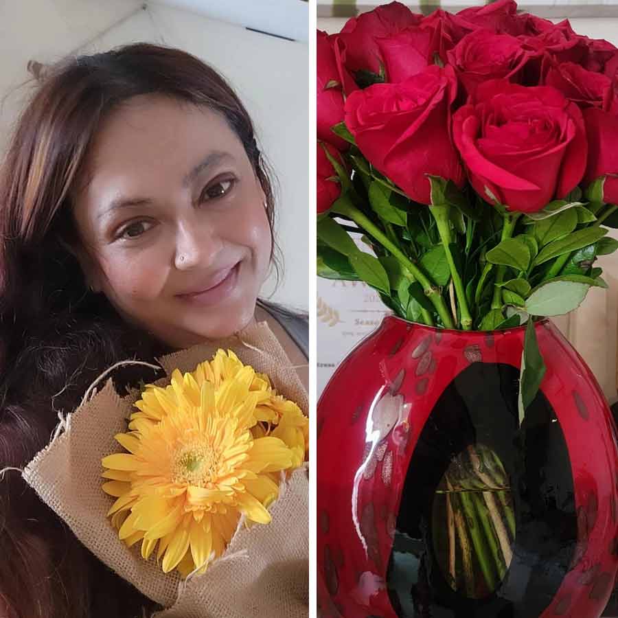 Actress Sreelekha Mitra feels happy getting red roses from secret admirer dgtl