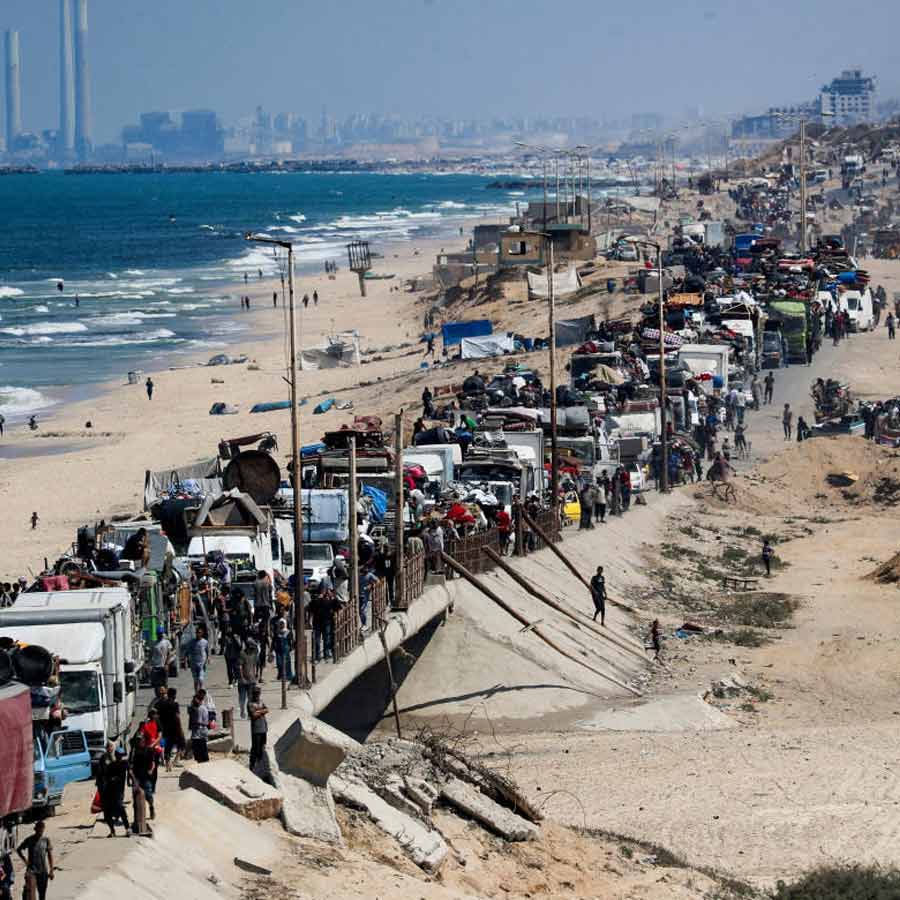 Palestinians flee Gaza City as Israel says it launched ground attack