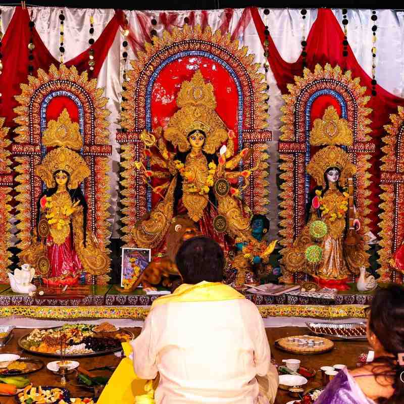 বিশ্বের নানা জায়গায় পালিত হওয়া দুর্গাপুজোগুলির তালিকায় দ্রুত নিজের জায়গা করে নিয়েছে দক্ষিণ সুইডেনের হেলসিংবর্গ দুর্গোৎসব। 