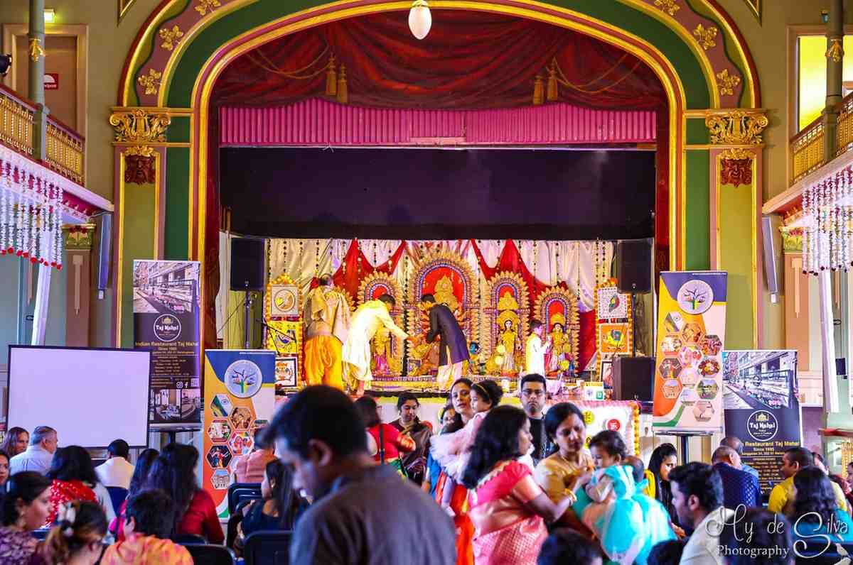 প্রতি বছর সংগঠনের প্রায় ১৫০ জন সদস্য যোগ দেন এই আয়োজনে। এ বারও তার ব্যতিক্রম হবে না। পুজোর অনুষ্ঠান চলবে তিন দিন ধরে। 