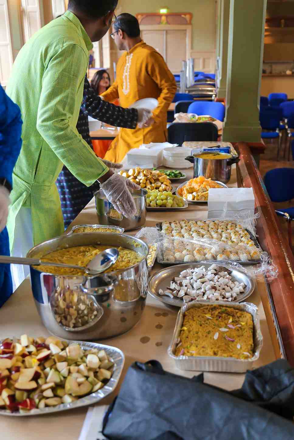 পুজোর আরও একটি আকর্ষণ হল সাংস্কৃতিক অনুষ্ঠান। সেই অনুষ্ঠানে সংগঠনের সদস্য, তাঁদের আত্মীয়, বন্ধু ও পরিচিতরা যোগদান করেন।   (এই প্রতিবেদনটি ‘আনন্দ উৎসব’ ফিচারের একটি অংশ)।